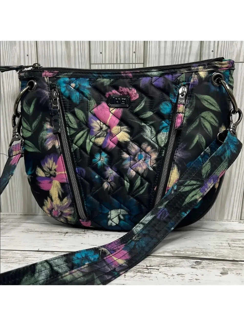 lug swivel crossbody